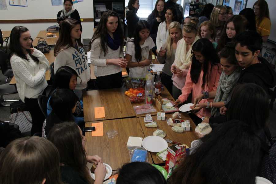 French Club holds Cheese Tasting