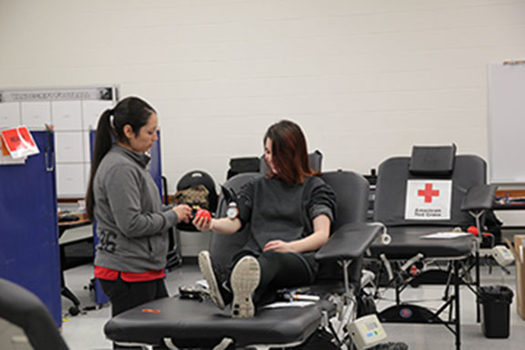 Red Cross Club hosts blood drive