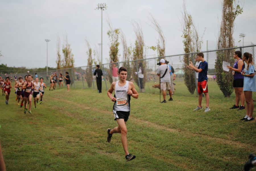 Varsity cross country seals spot at regionals