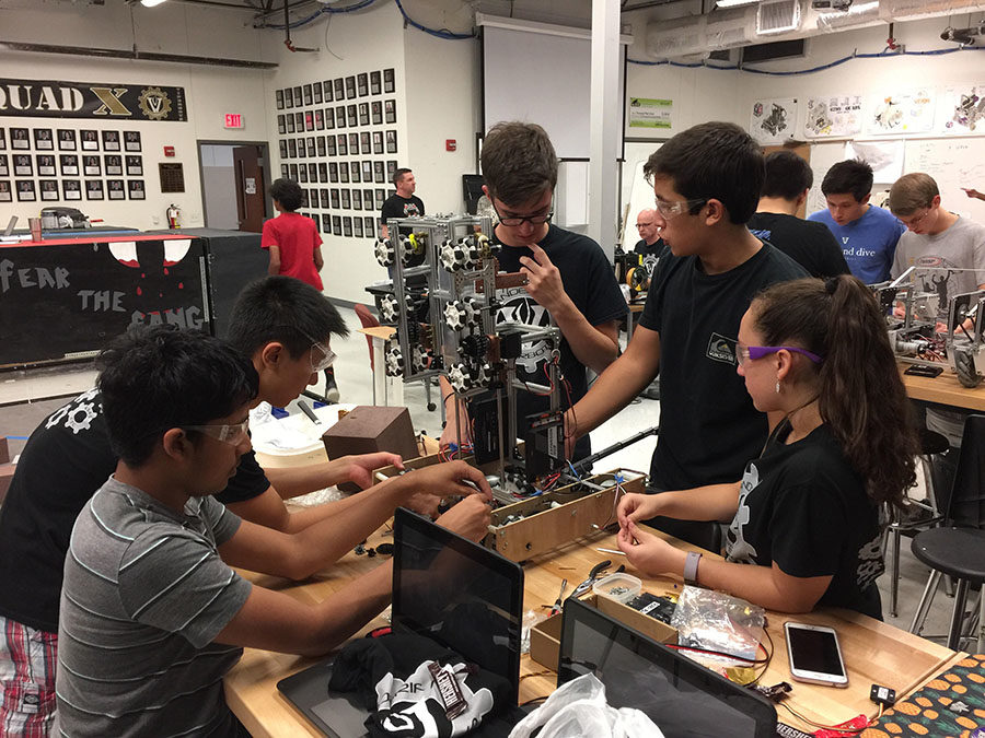 Robotics teams advance to super regionals