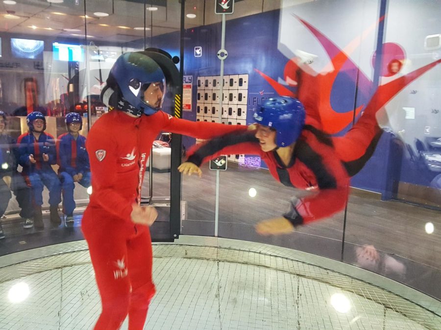 Students+experience+free+fall+in+iFLYs+wind+tunnel++