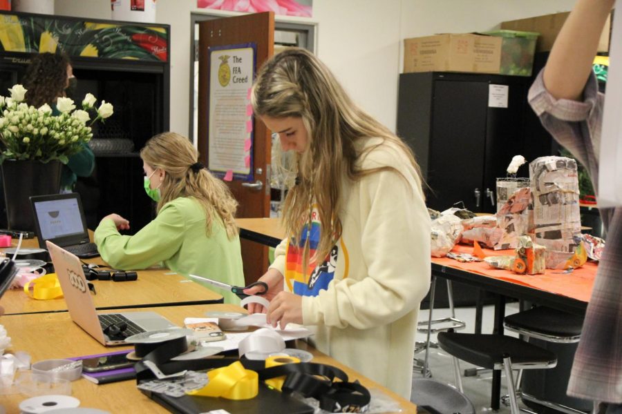 Mum making in floral design