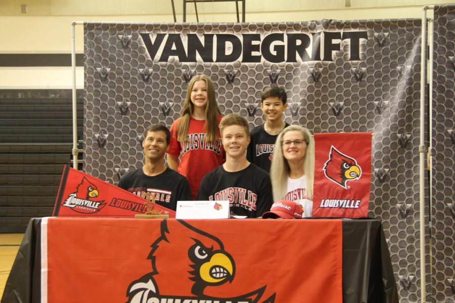 Andrew Tan commits to Louisville for golf