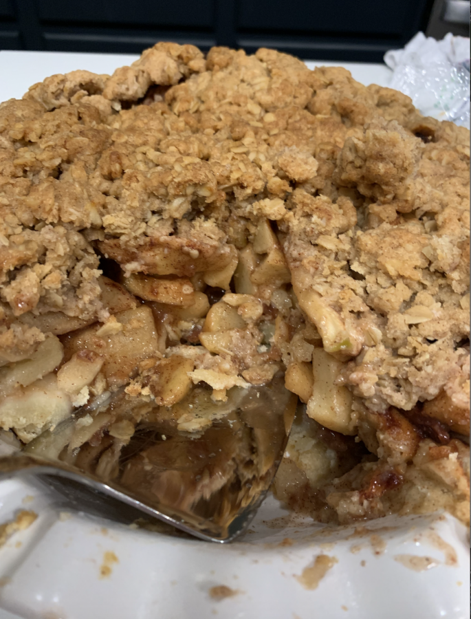 A classic apple crumble pie using Claire Saffitz recipe from Dessert Person. Absolutely delicious!
