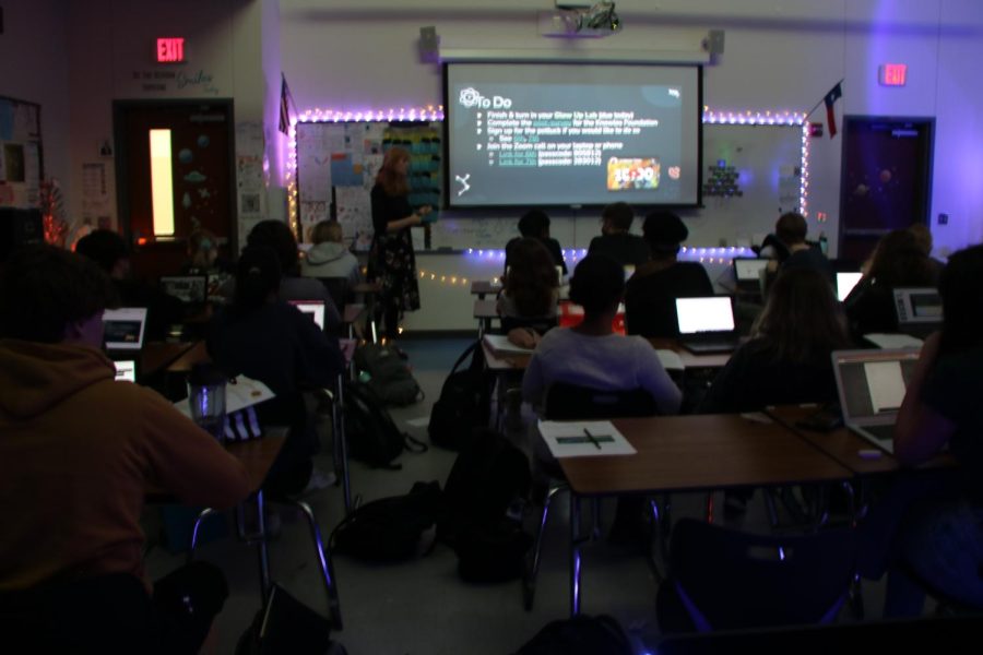 Medical Microbiology talks about the guest speaker and bacteria lab they are working on. 