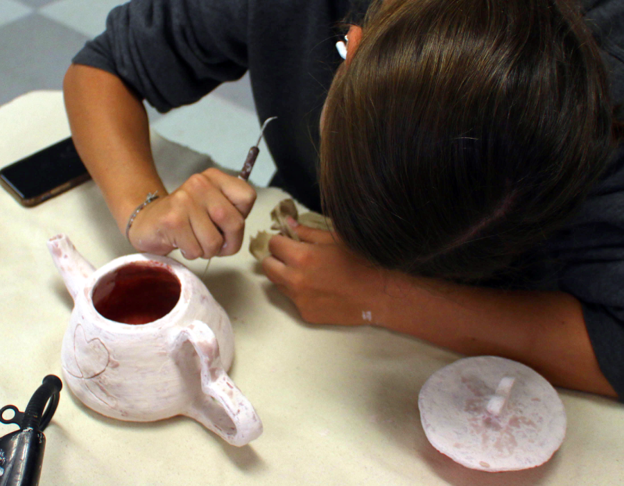 Vandegrift+ceramics+students+continue+to+work+on+their+art+projects.