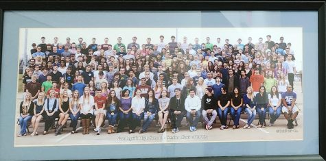 NEWS: Senior class panoramic photo returns after COVID-19 gap