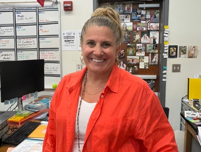 Justyne Biddle teaches freshmen biology. Her schedule consists of three on-level biology classes and three advanced.